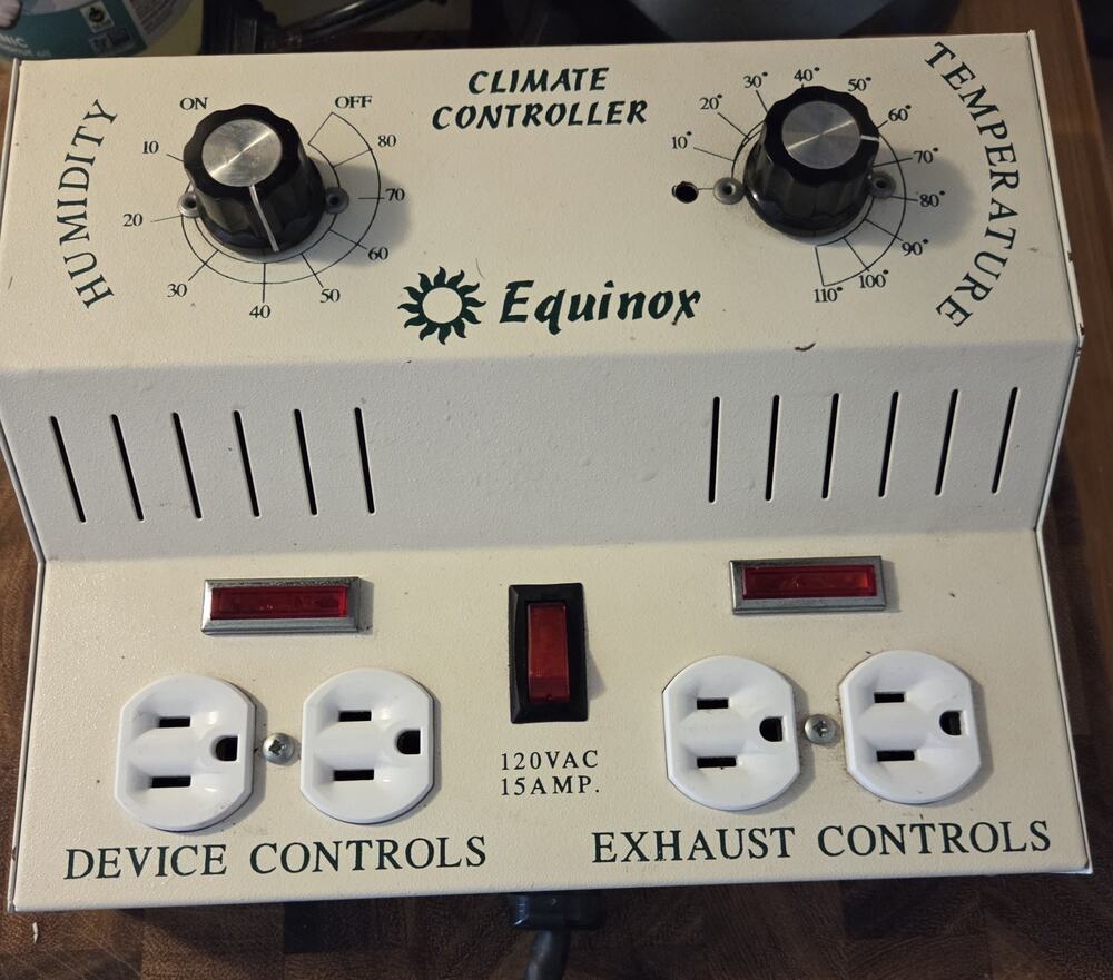 Equinox Environment Controller Temp/Humidity Exhaust Fan Dual Outlet Box 15 Amp